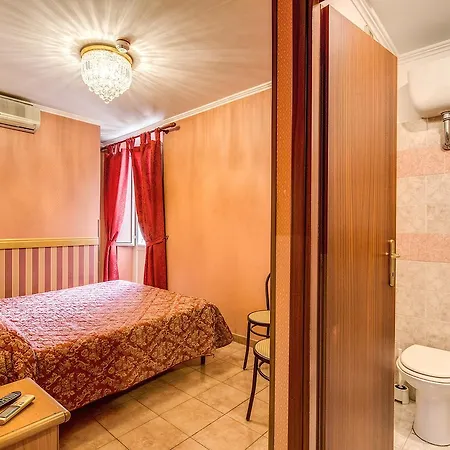 Virginia Hotel 2*
