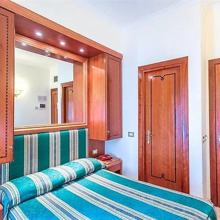 Hotel Raeli Regio 3*