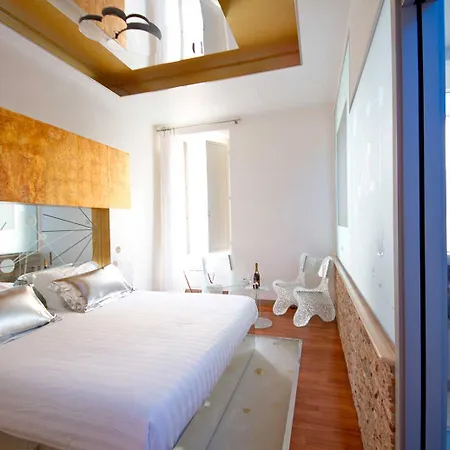 Trecento Hotel