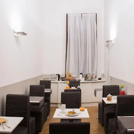 Spagna Ave Bed & Breakfast Rome