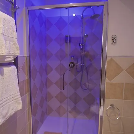 فندق مبيت وإفطار La Perla Di 2*