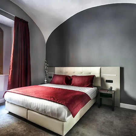 Hotel Varese 3*