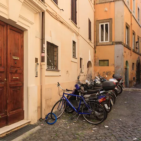 Ventisei Scalini A Trastevere 2* Rom