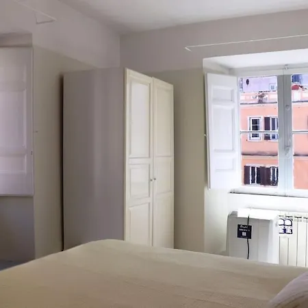 Authentic Monti 5 Mins From Colosseum Rome