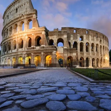Apartment Authentic Monti 5 Mins From Colosseum Rome