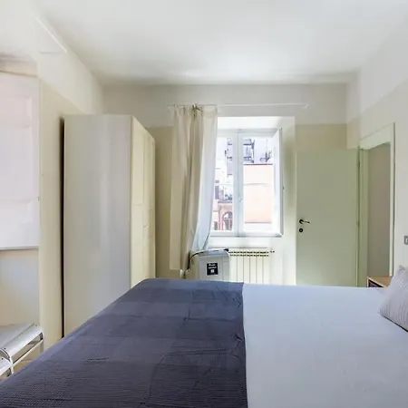 Authentic Monti 5 Mins From Colosseum Apartment
