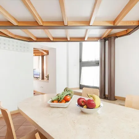 Inviting 3-bed In 4mins To Colosseo Rome