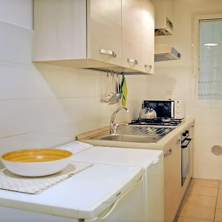 Near Colosseum By Varental 2br + 1sb * Rome