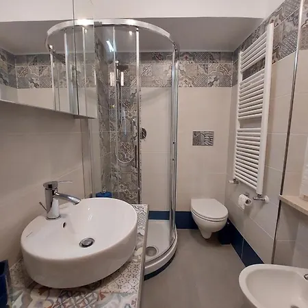 C R A Zy For Rhome Apartman