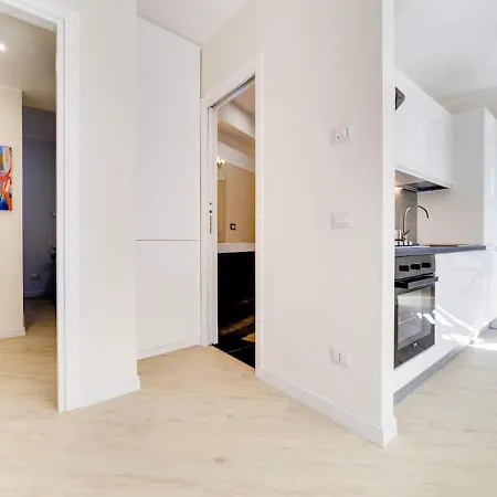 Luxury, Large Flat With Terrace On Vatican Walls Apartment