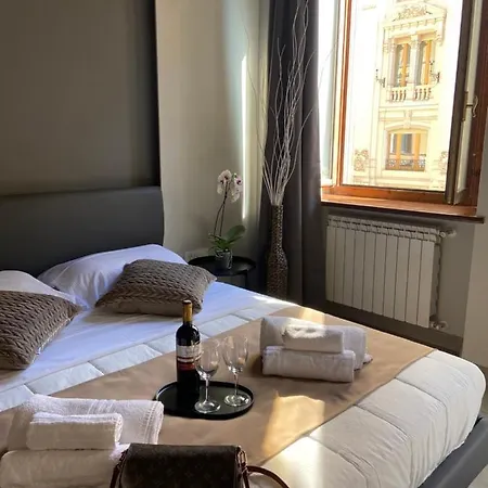 Soha Piazza Di Spagna Boutique Řím