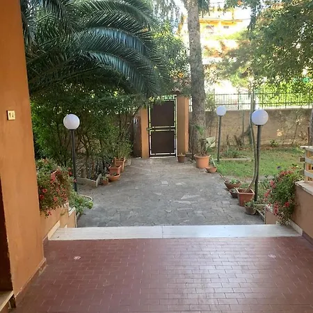 Castel Di Leva House Guest house *
