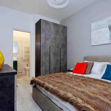 Vaticano Terrace: Brand New 2 Bedrooms 2 Bathrooms * Rome