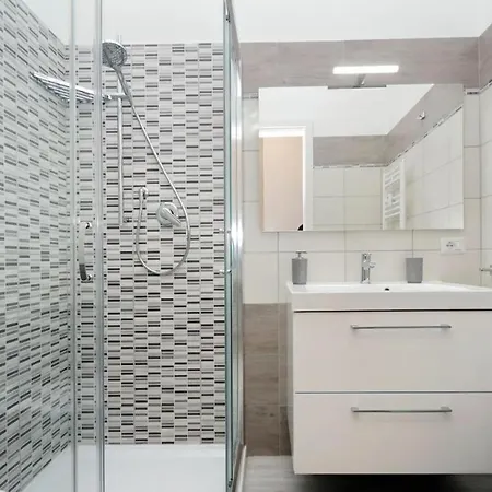 Vaticano Terrace: Brand New 2 Bedrooms 2 Bathrooms * Rome