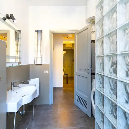 Hostly - Nicole Volturno- Full Center Apartament Rzym
