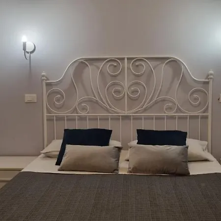 Del Gagliardi House *
