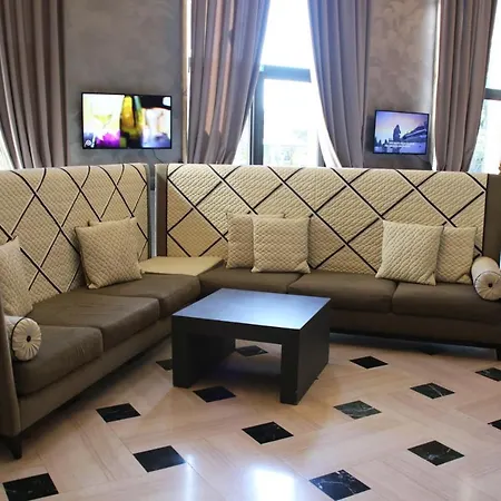 Th - Carpegna Palace