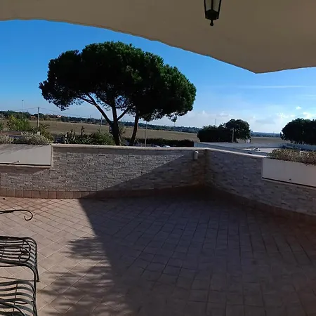 La Casa Di Tizio, Caio E Sempronio Affittacamere *