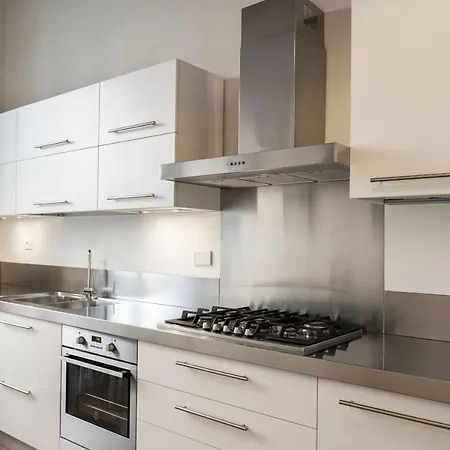 Apartment Artsy And Elegant Near Pantheon Rome