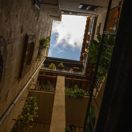 Artsy And Elegant Near Pantheon Apartment