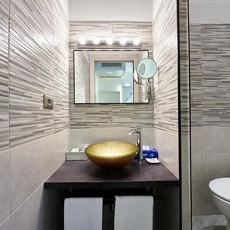 230 Luxury * Roma