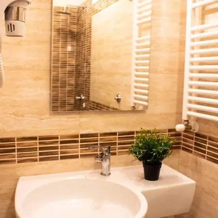Capri Hotel 2*