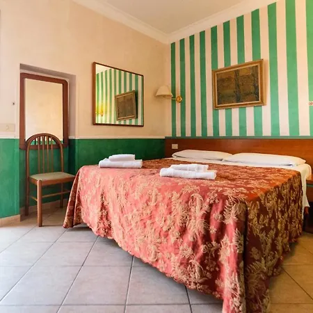 Center 3 Hotel 3*