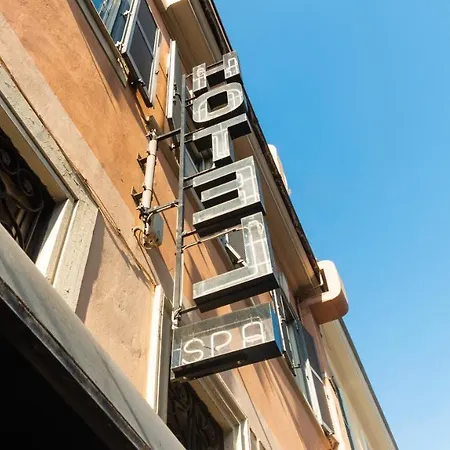 Center 3 Hotel 3*