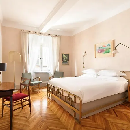Casa Madama, A Burghesius Home * Roma