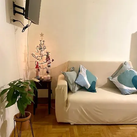 Apartment Aurora House - Accogliente A Barberini Rome