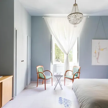 Tarshito Gallery House Guest house