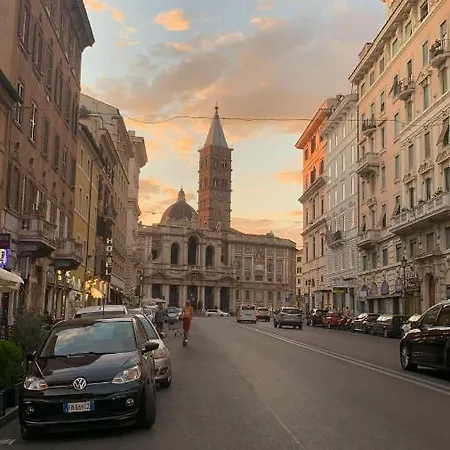 Glam Sm Maggiore Pensión Roma
