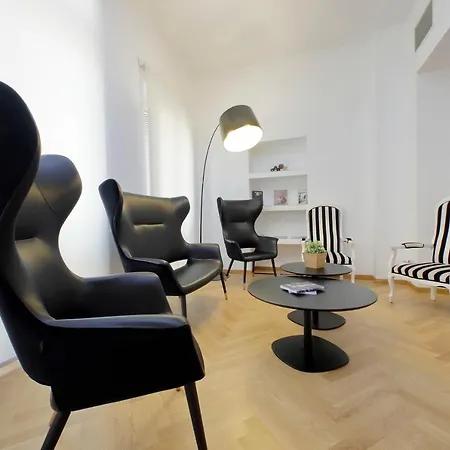 Youroom Abruzzi Guest house Rome