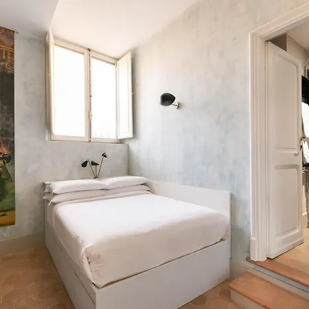 Casa Madama, A Burghesius Home Roma