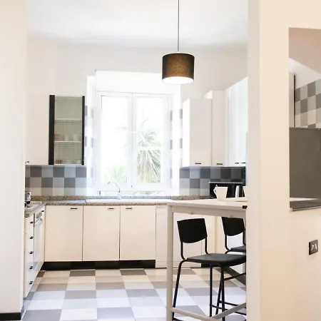 The Rent - Modern One-bedroom In Trastevere Daire *