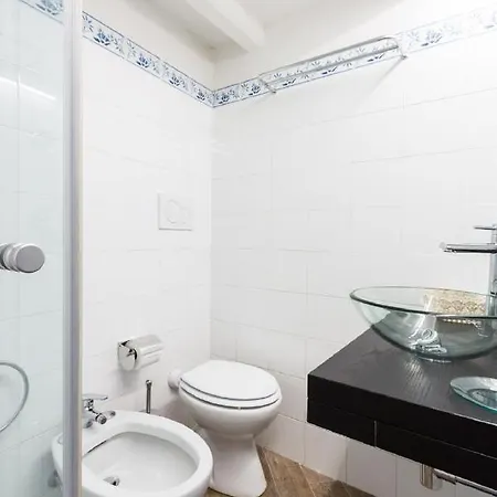 Sunny Navona Square Apartment *