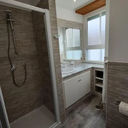 Appartement White & Wood House In *