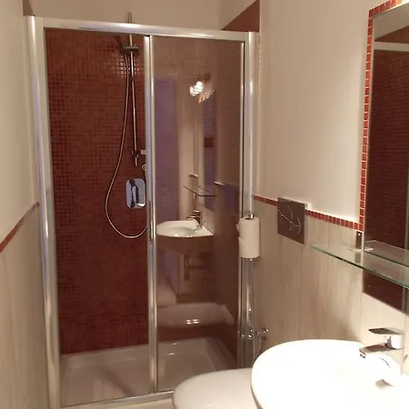 Houspitality Nero 2*