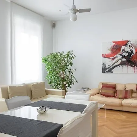Apartment Vatican Ideal For Family/couple, A/c, Jacuzzi *
