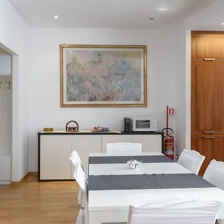 Vatican Ideal For Family/couple, A/c, Jacuzzi *