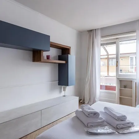 Bright Flat Near Vatican Apartment