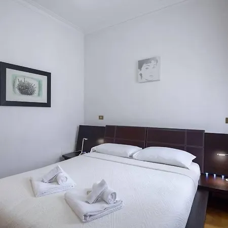 Apartment Vatican Ideal For Family/couple, A/c, Jacuzzi *