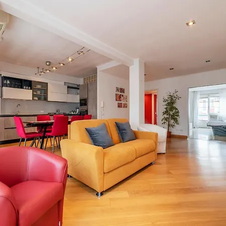 Bright Flat Near Vatican Apartment