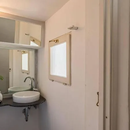 - Campo De' Fiori Apartment *