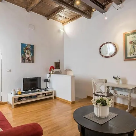 - Campo De' Fiori Apartment
