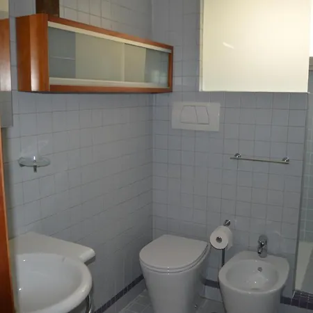 Domus B Corso Francia Rome