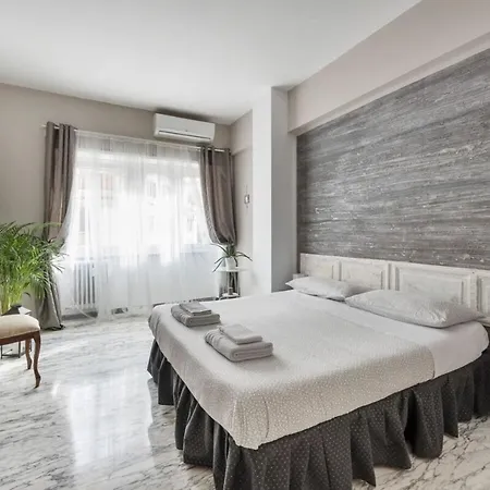 Regina Luxury Flat * Rome