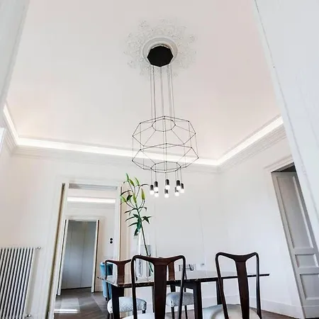 - Campo De' Fiori Apartment