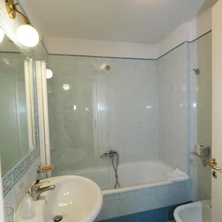 Hotel Laura 3*