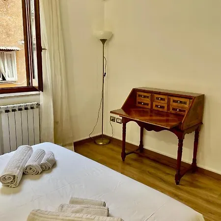 Lovely In Via Della Scala, Trastevere Apartment